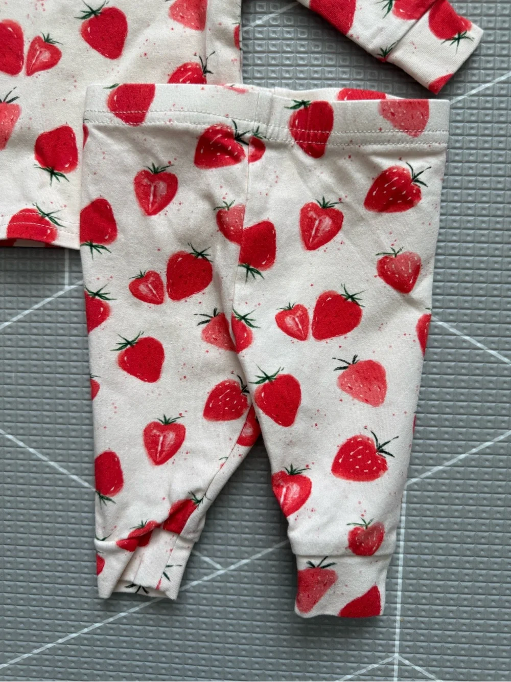 Cozy Cub|Baby girl matching set,Strawberry Print Pajama Set-Top & leggings•Boho